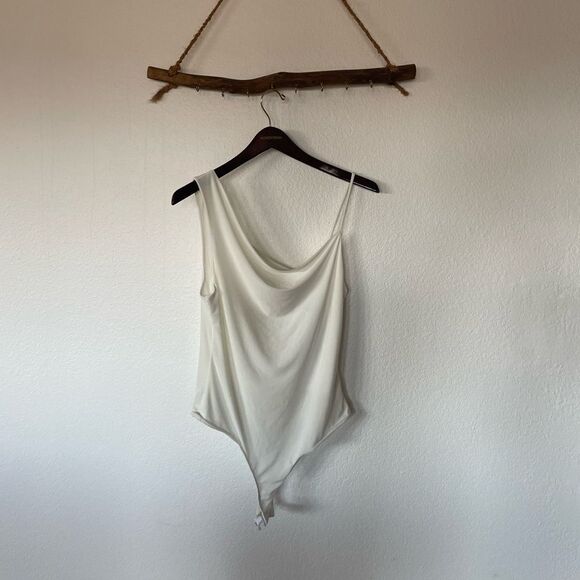 White asymmetrical bodysuit - Picture 4 of 4